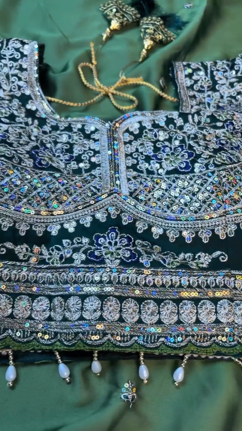 Enchanting Emerald Green Peacock Motif Embroidered Saree Set