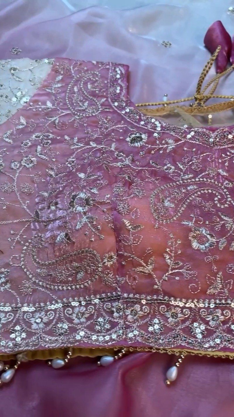 Opulent Paisley Embellished Organza Saree Set – Available in Rose Quartz & Cream