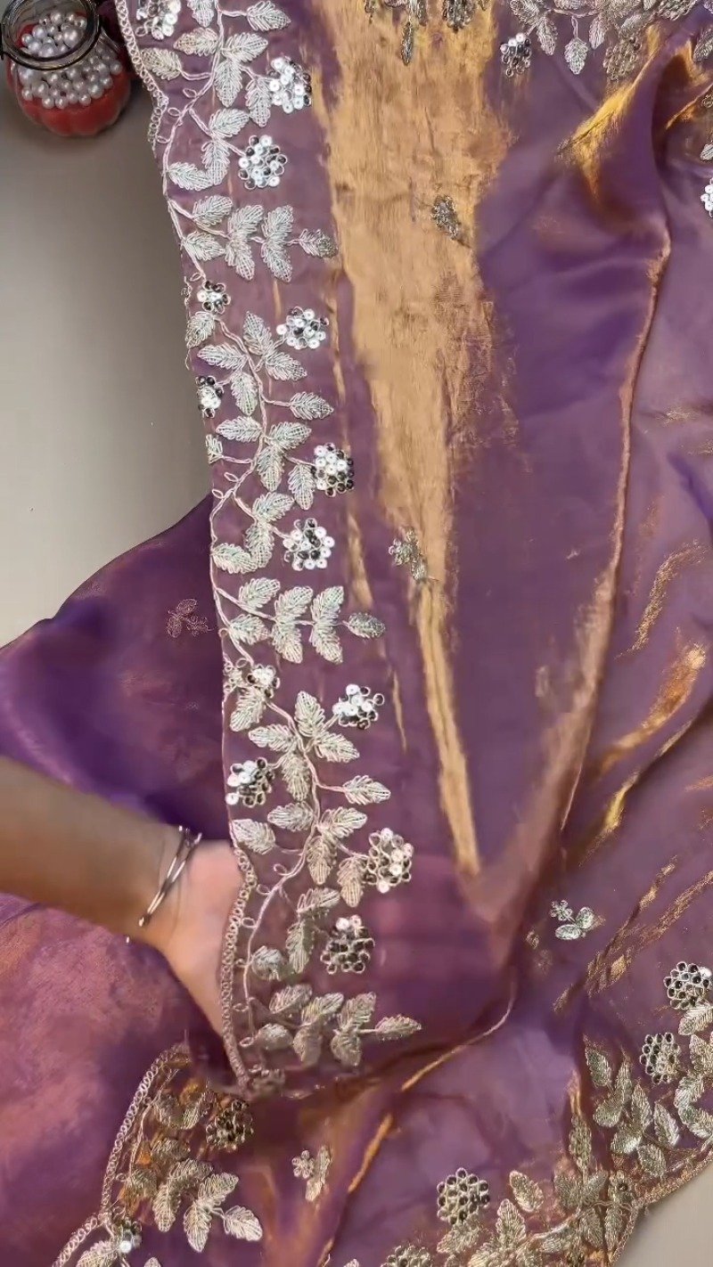 Enchanting Lavender Organza Saree Set with Silver Zari Embroidery