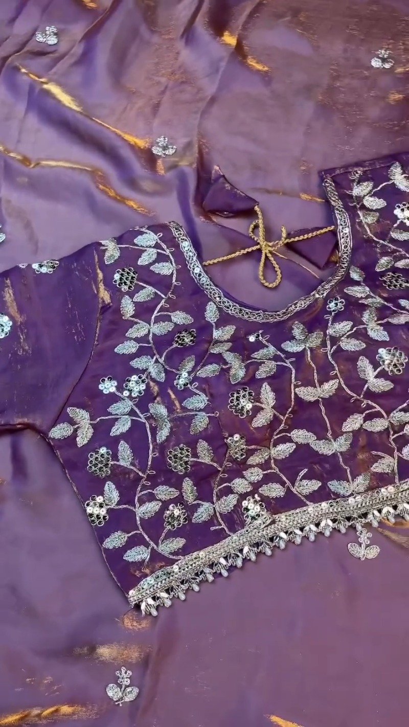 Enchanting Lavender Organza Saree Set with Silver Zari Embroidery