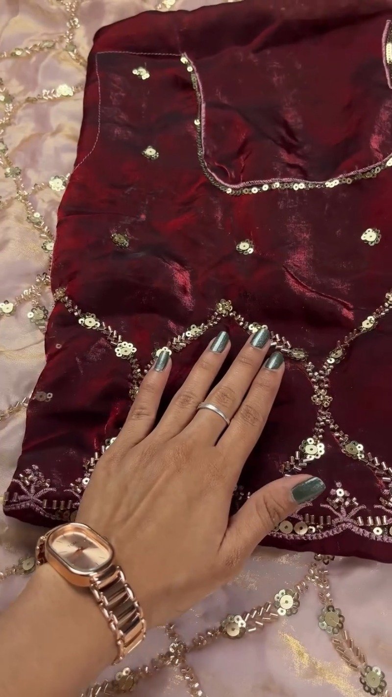 Embroidered Velvet & Organza Co-ord Set with Sequin Detailing – Available in Maroon & Dusty Pink