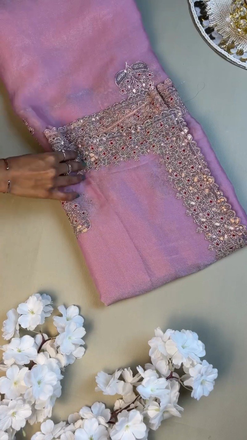 Enchanting Lilac Organza Saree & Maroon Velvet Blouse Set – Available in Lilac & Maroon