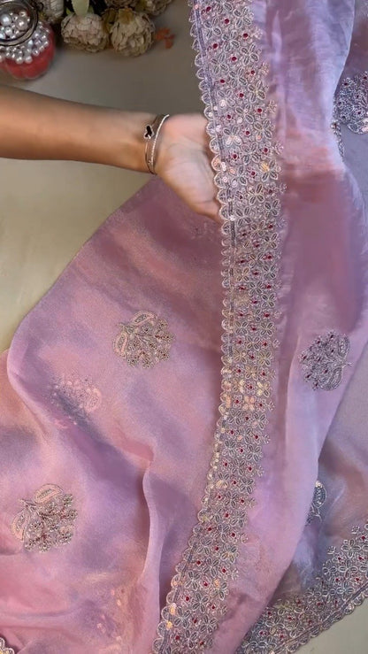 Enchanting Lilac Organza Saree & Maroon Velvet Blouse Set – Available in Lilac & Maroon