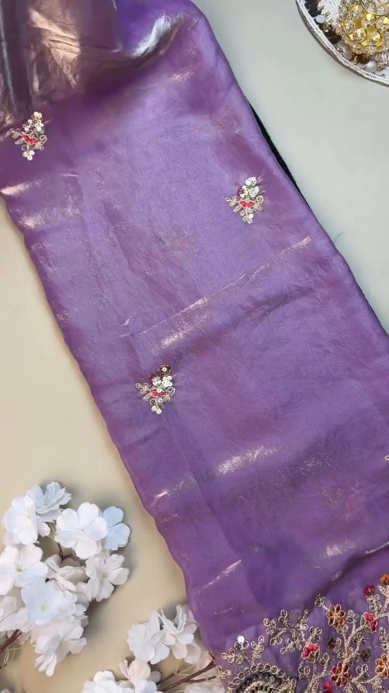 Enchanting Lavender Organza Saree Set with Deep Emerald Blouse – Elegance in Every Drape