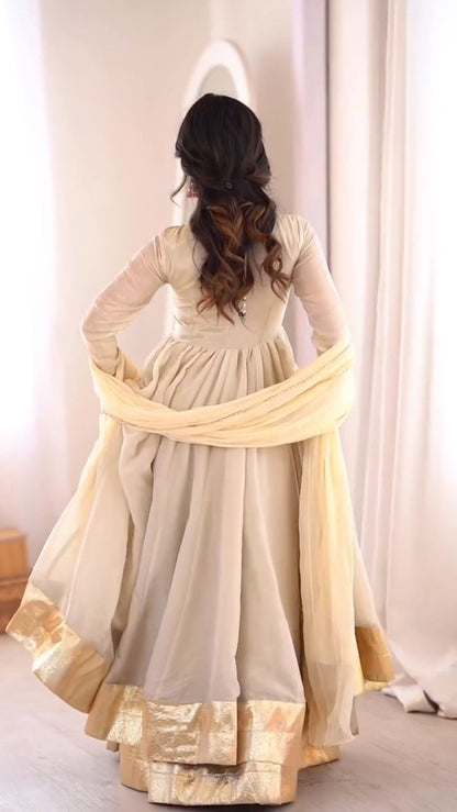 Ethereal Cream & Gold Anarkali Ensemble with Delicate Dupatta – Available in Cream & Soft Peach