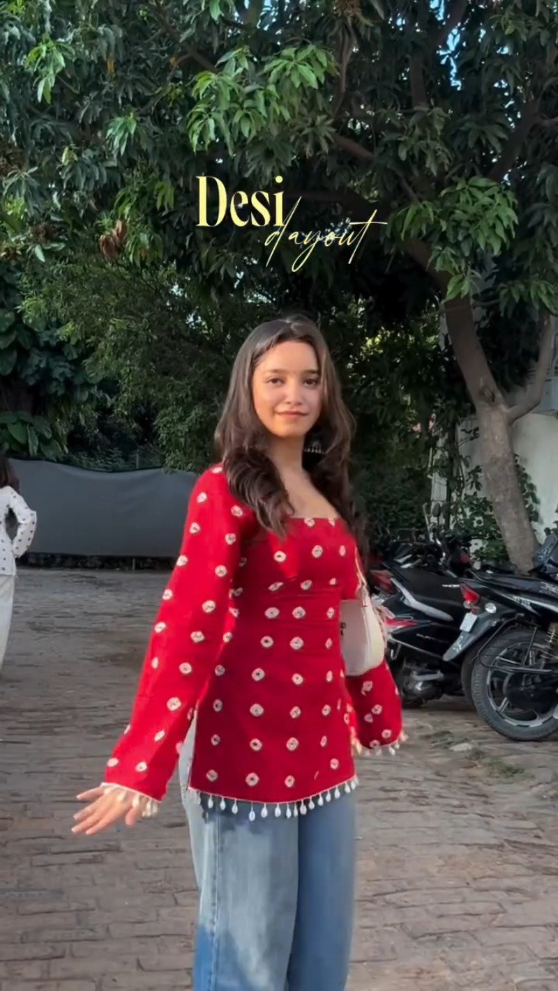 Crimson Bandhani Print Bell-Sleeved Kurti with Shell Trims