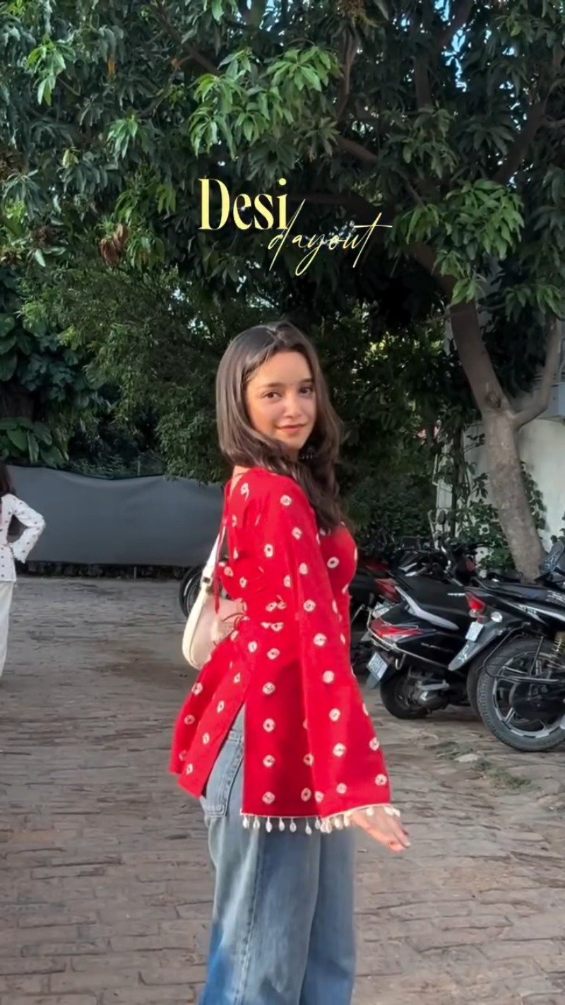 Crimson Bandhani Print Bell-Sleeved Kurti with Shell Trims