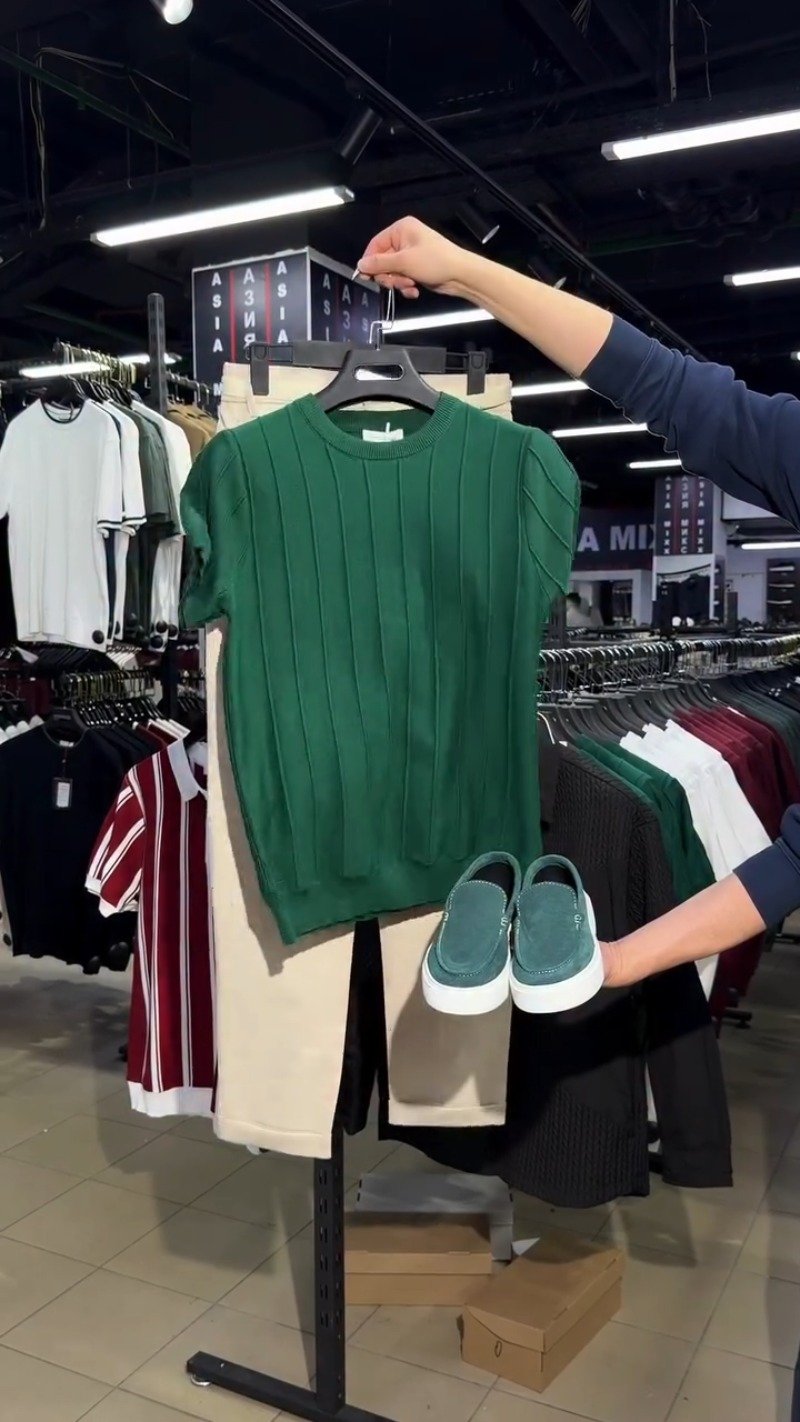 Contemporary Minimalist Knit Top & Trouser Ensemble – Available in Forest Green & Cream