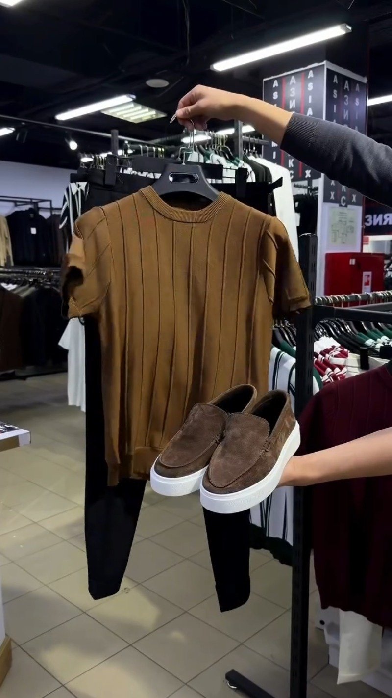 Minimalist Ribbed Knit T-Shirt and Suede Slip-On Set – Available in White, Emerald Green, Earthy Brown & Deep Burgundy