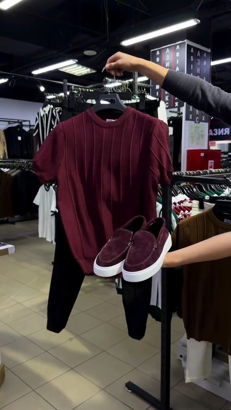 Minimalist Ribbed Knit T-Shirt and Suede Slip-On Set – Available in White, Emerald Green, Earthy Brown & Deep Burgundy