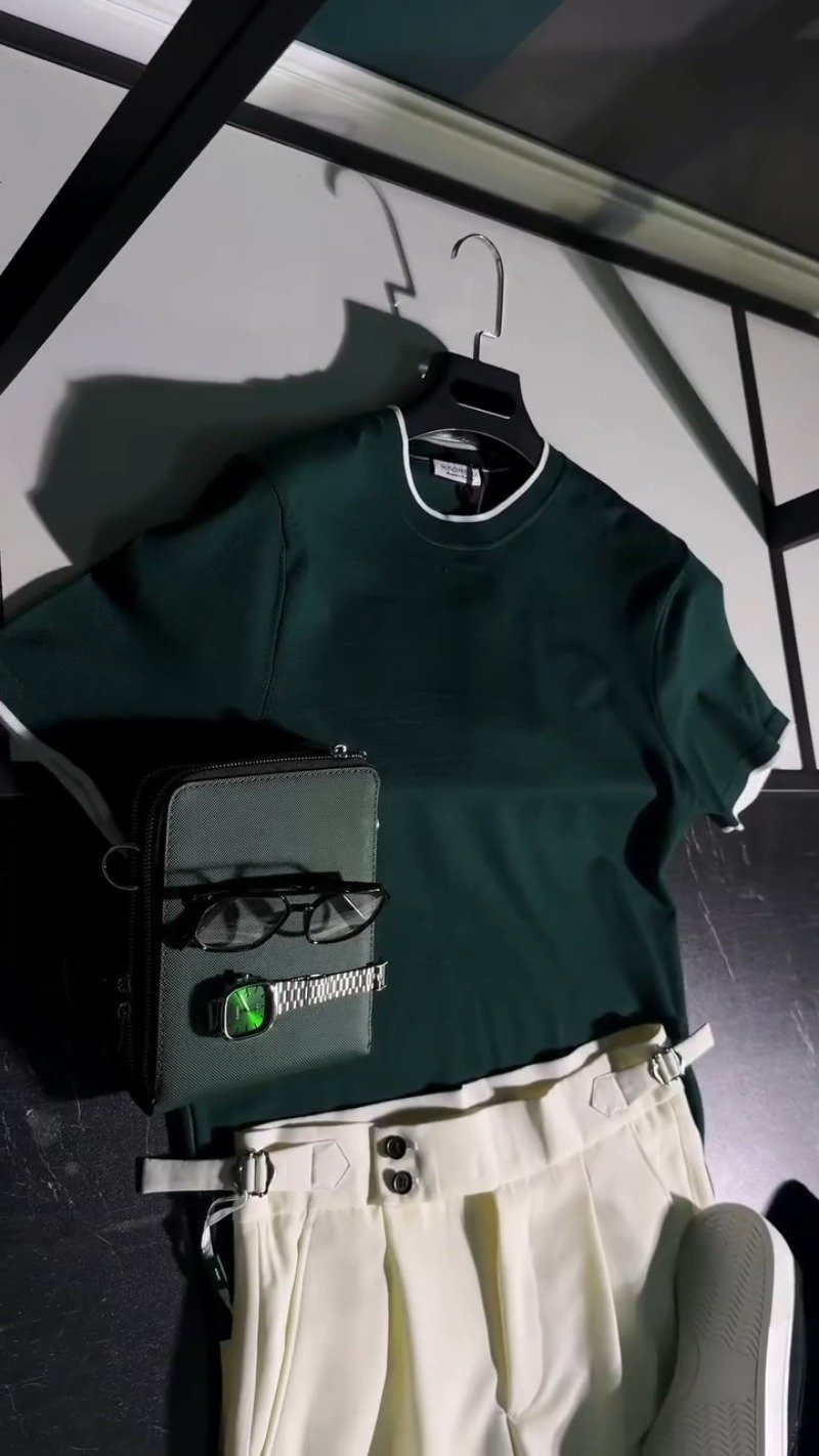 Modern Minimalist Casual Ensemble – Featuring Forest Green & Crisp Cream