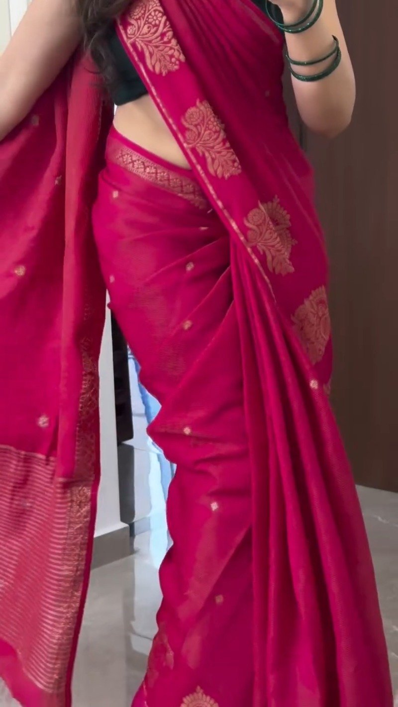 Vibrant Fuchsia Zari Border Handloom Saree