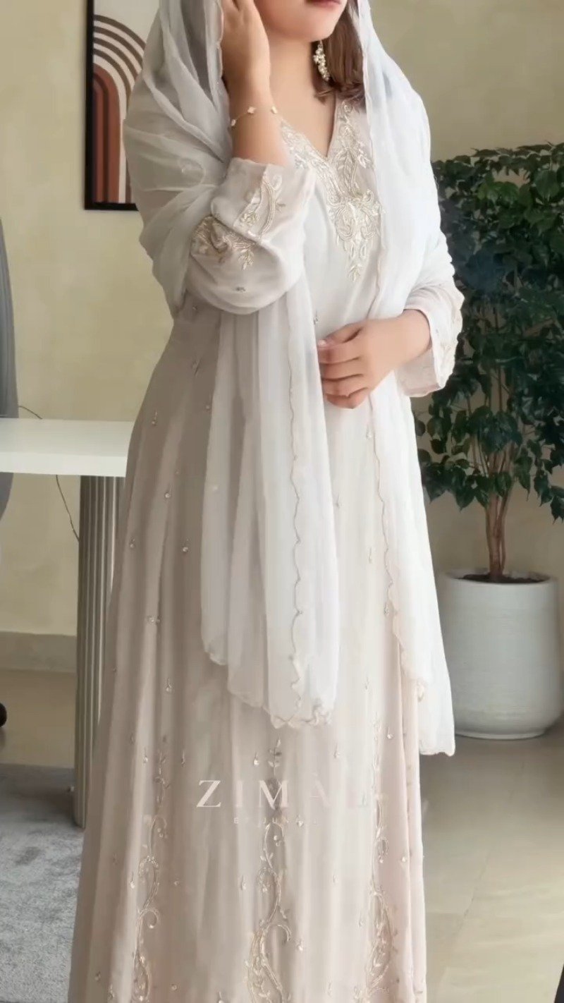 Ethereal Ivory Embroidered Chiffon Kurta Set with Scalloped Dupatta
