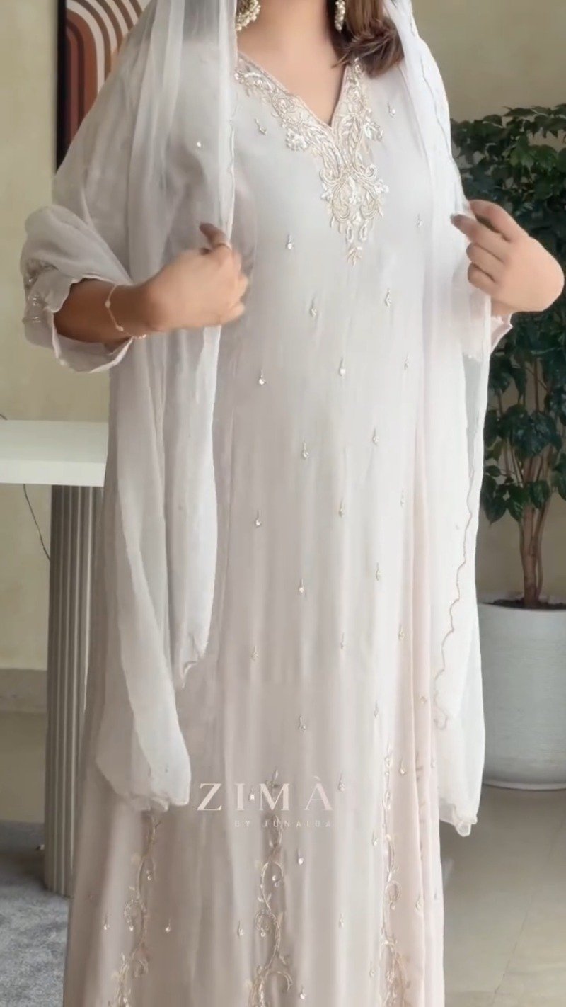 Ethereal Ivory Embroidered Chiffon Kurta Set with Scalloped Dupatta