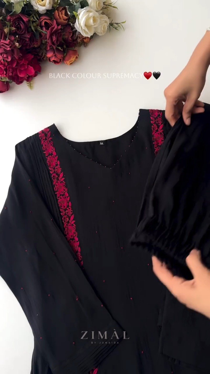 Midnight Noir Embroidered Kurta Set with Scalloped Dupatta