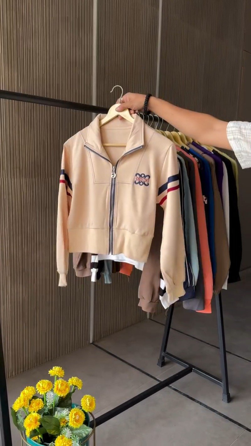 Contemporary Chic Cropped Pullovers & Hoodies Collection – Available in Pink, Olive Green, Beige, Navy Blue, Grey, & Tan